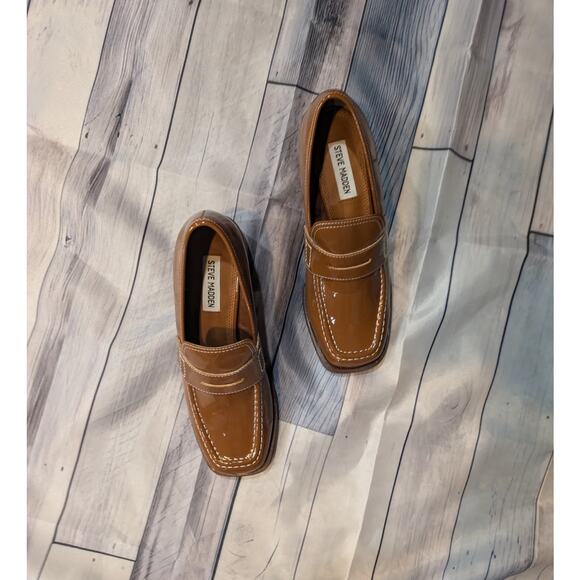 NWOB Steve Madden Nyomi Loafer Pump In Camel Patent Size 9 - Picture 7 of 8